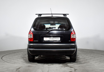 Подержанный автомобиль Opel Zafira Compactvan 2004 года (6 фото)