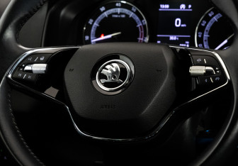 Подержанный автомобиль Skoda Karoq 2021 года (11 фото)