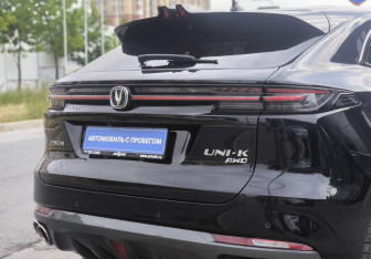 Подержанный автомобиль Changan UNI-K 2024 года (7 фото)