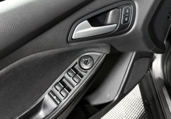 Подержанный автомобиль Ford Focus Sedan 2016 года (10 фото)