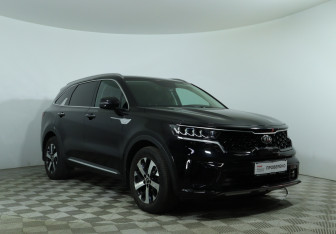 Подержанный автомобиль Kia Sorento 2021 года (2 фото)