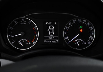 Подержанный автомобиль Skoda Octavia Liftback 2012 года (18 фото)