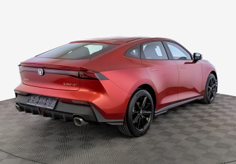 Новый Changan UNI-V 2024 (2 фото)