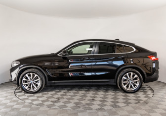 Подержанный автомобиль BMW X4 2019 года (8 фото)