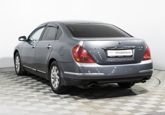 Подержанный автомобиль Nissan Teana 2007 года (7 фото)