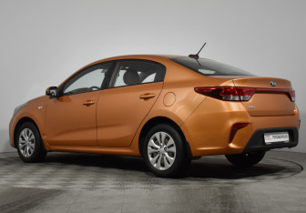 Подержанный автомобиль Kia Rio Sedan 2017 года (7 фото)