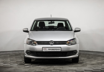 Подержанный автомобиль Volkswagen Polo Sedan 2015 года (2 фото)