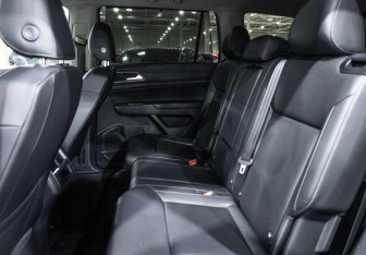 Подержанный автомобиль Volkswagen Teramont 2018 года (10 фото)