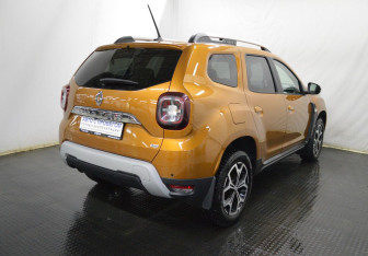 Подержанный автомобиль Renault Duster 2022 года (5 фото)