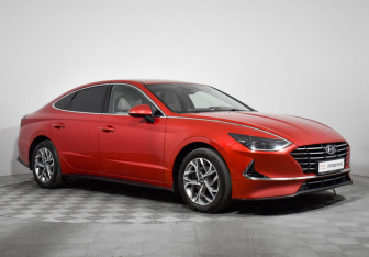 Подержанный автомобиль Hyundai Sonata 2020 года (3 фото)