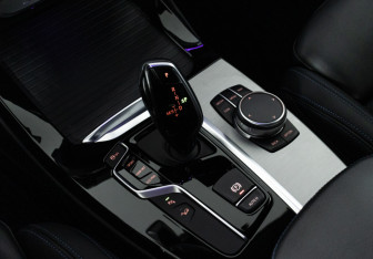Подержанный автомобиль BMW X3 2020 года (15 фото)