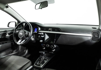 Подержанный автомобиль Kia Rio Sedan 2020 года (9 фото)