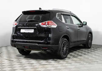 Подержанный автомобиль Nissan X-Trail 2017 года (5 фото)