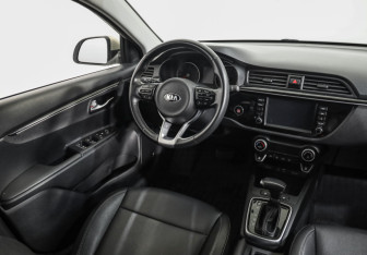 Подержанный автомобиль Kia Rio Hatchback 2019 года (9 фото)