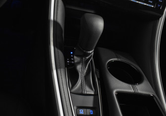 Подержанный автомобиль Toyota Avalon 2022 года (17 фото)