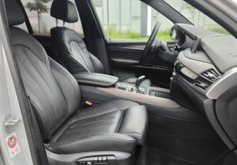 Подержанный автомобиль BMW X5 2016 года (13 фото)