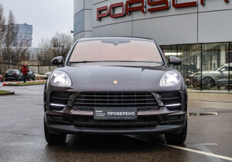Подержанный автомобиль Porsche Macan 2019 года (2 фото)