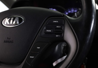 Подержанный автомобиль Kia Cerato Sedan 2014 года (12 фото)