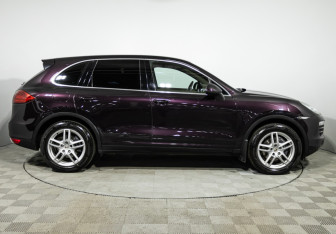 Подержанный автомобиль Porsche Cayenne 2010 года (4 фото)