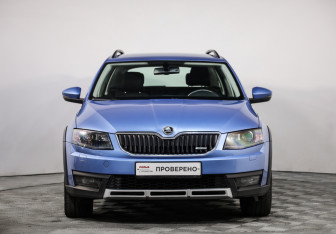 Подержанный автомобиль Skoda Octavia Wagon 2016 года (2 фото)