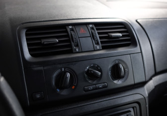 Подержанный автомобиль Skoda Fabia Hatchback 2013 года (15 фото)