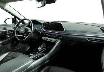 Подержанный автомобиль Hyundai Sonata 2022 года (9 фото)
