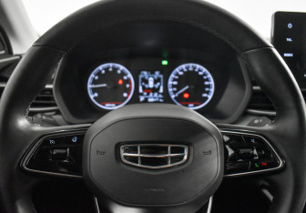 Подержанный автомобиль Geely Emgrand 2023 года (17 фото)
