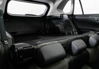 Подержанный автомобиль Toyota RAV4 2023 года (25 фото)