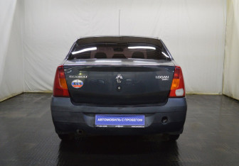 Подержанный автомобиль Renault Logan Sedan 2008 года (6 фото)