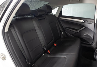 Подержанный автомобиль Volkswagen Passat Sedan 2020 года (20 фото)