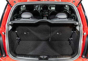 Подержанный автомобиль MINI Hatch 2021 года (19 фото)