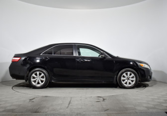 Подержанный автомобиль Toyota Camry Sedan 2009 года (5 фото)
