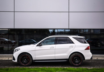 Подержанный автомобиль Mercedes-Benz GLE 2016 года (9 фото)