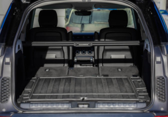 Подержанный автомобиль Land Rover Discovery 2017 года (35 фото)