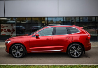 Подержанный автомобиль Volvo XC60 2021 года (8 фото)