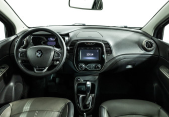Подержанный автомобиль Renault Kaptur 2018 года (13 фото)