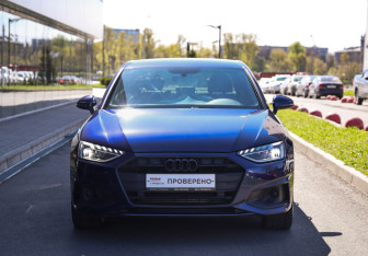 Подержанный автомобиль Audi A4 Sedan 2021 года (4 фото)