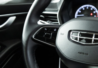Подержанный автомобиль Geely Emgrand 2023 года (18 фото)