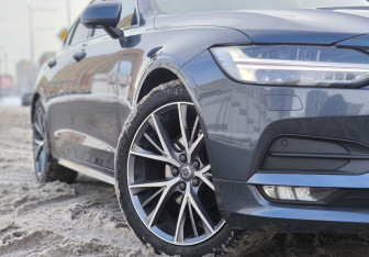 Подержанный автомобиль Volvo S90 2019 года (11 фото)