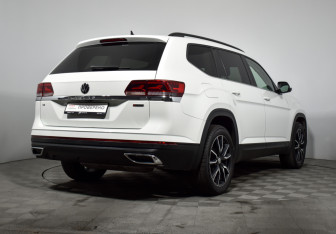 Подержанный автомобиль Volkswagen Atlas 2021 года (5 фото)