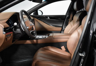 Подержанный автомобиль Genesis G80 2021 года (10 фото)