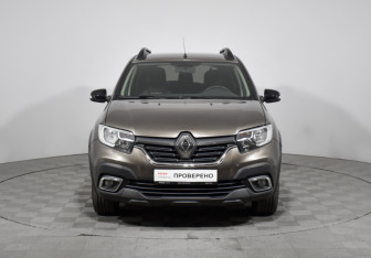 Подержанный автомобиль Renault Sandero 2019 года (2 фото)