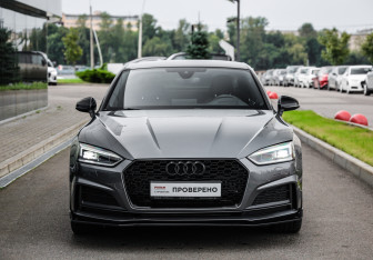 Подержанный автомобиль Audi A5 Coupe 2019 года (4 фото)