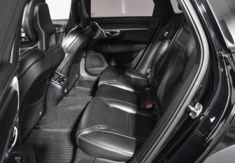 Подержанный автомобиль Volvo V90 Cross Country 2017 года (11 фото)