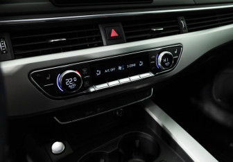 Подержанный автомобиль Audi A4 Sedan 2019 года (19 фото)