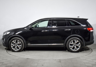 Подержанный автомобиль Kia Sorento 2016 года (8 фото)