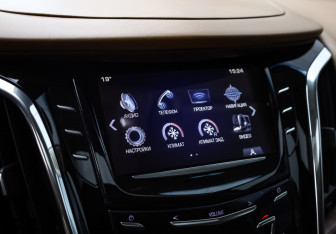 Подержанный автомобиль Cadillac Escalade Suv 2015 года (19 фото)