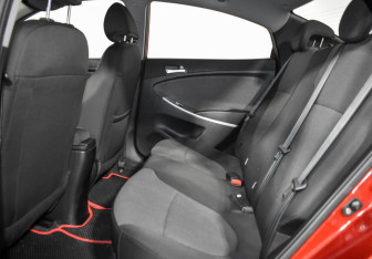 Подержанный автомобиль Hyundai Solaris Sedan 2012 года (13 фото)