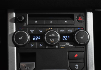 Подержанный автомобиль Land Rover Range Rover Evoque 2015 года (17 фото)