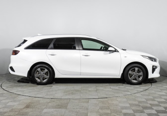 Подержанный автомобиль Kia Ceed Wagon 2019 года (4 фото)